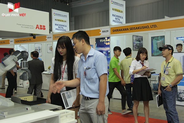 Lí do nên quay phim tự giới thiệu