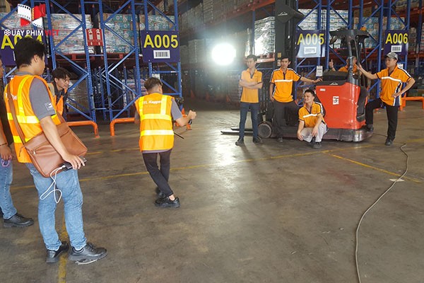 bối cảnh trong phim giới thiệu doanh nghiệp