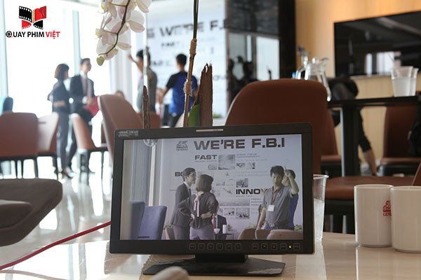 Đạo diễn chỉ đạo diễn xuất