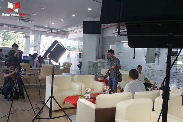 quay phim giới thiệu showroom