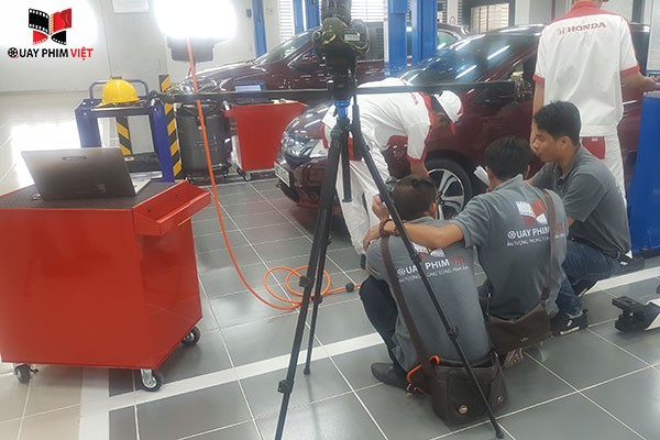 Quay Phim Tại Khu Bảo Trì